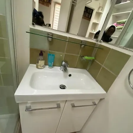 Homestay 2 Personnes Dans Paris